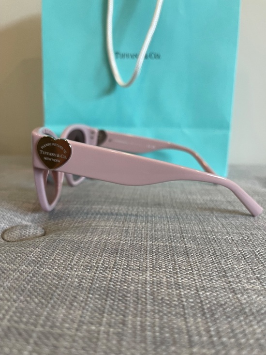 Pink Tiffany & Co. \